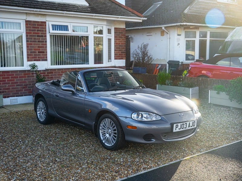 2005 Mazda MX-5 Miata VIN JMZNB18200412695 | Hagerty Valuation Tools